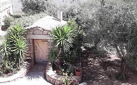 Maison Kaina